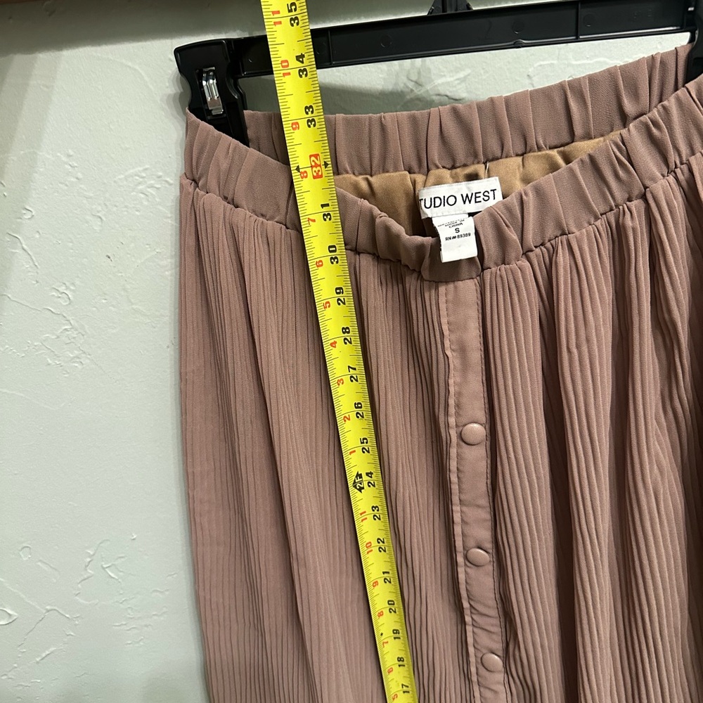 Studio West Button-Front Pleated Tan/Pink Maxi Skirt - Picture 4 of 4